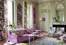 pałacowe wnętrze, fioletowe dodatki